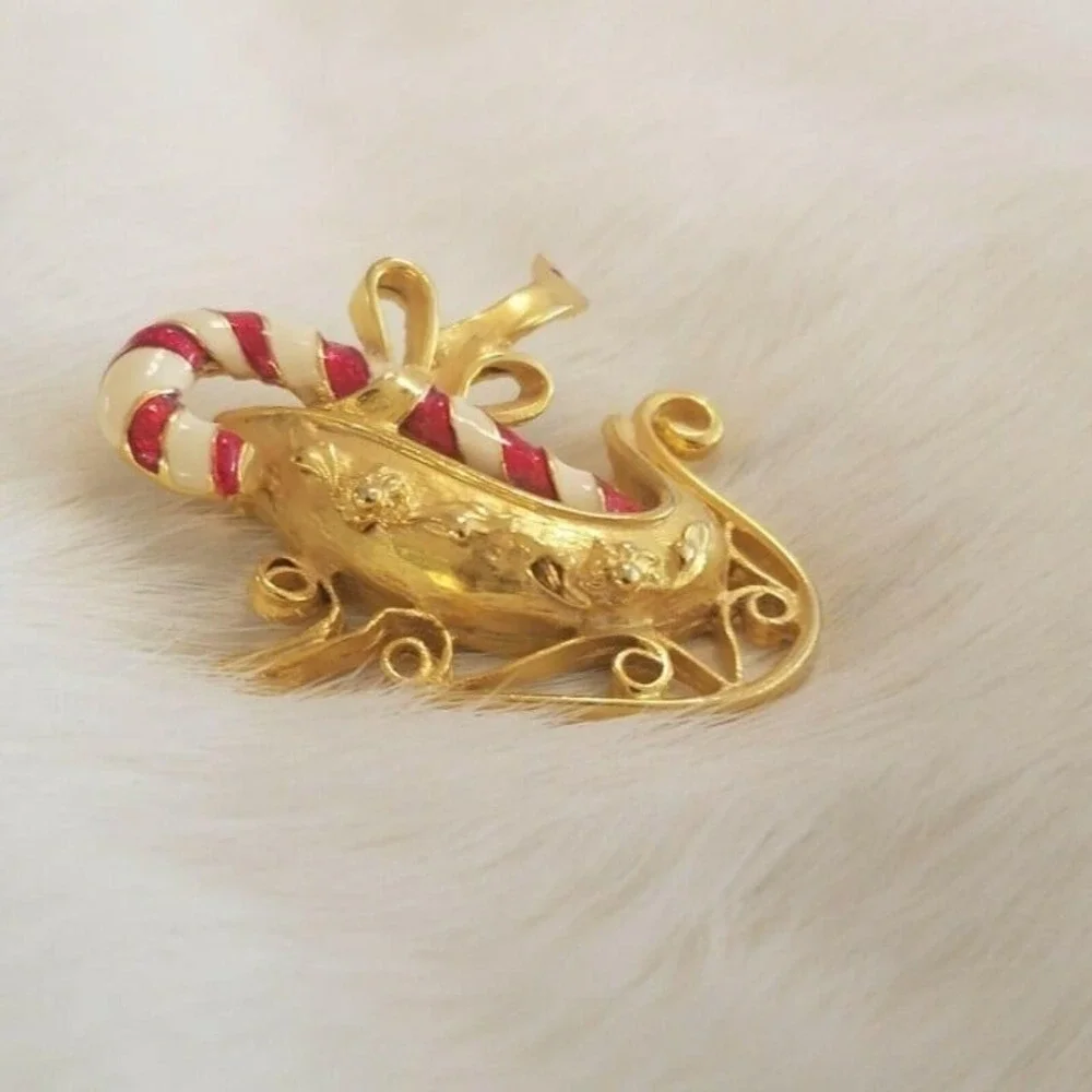 Vintage Candy Cane Sleigh Brooch Enamel Christmas Holidays Sled Gold Tone  5261